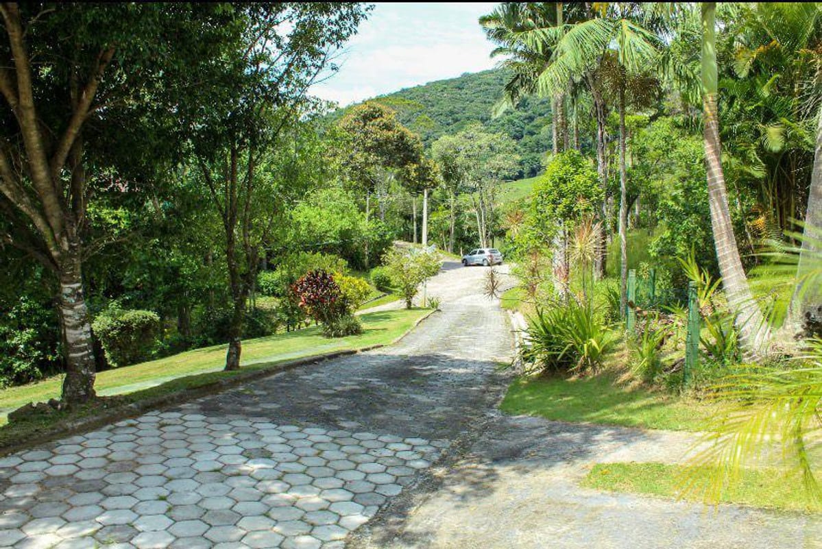 Lote 28 com 1.852 m2 com vista panorâmica à venda em Santo Amaro da Imperatriz - Bairro Varginha - Condomínio fechado Gracie Garden