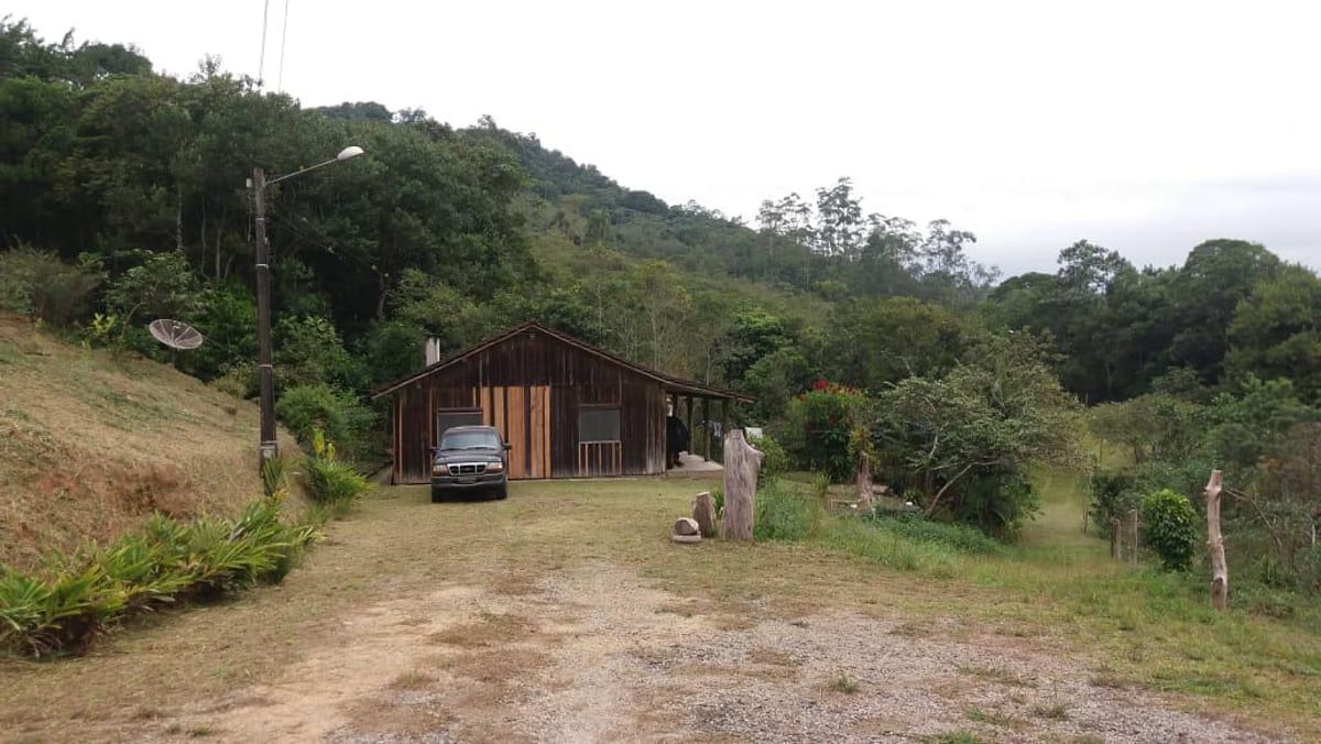 Sítio à Venda | 180.000m² | Estrutura Completa para Gado e Cavalos | Três Riachos - Biguaçu/SC